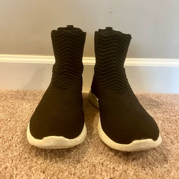 Men’s APL Techloom Chelsea boot.  Size 10 - Picture 2 of 5